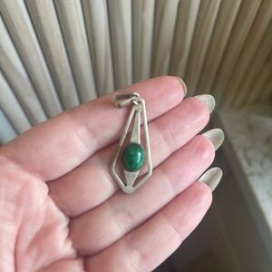 Vintage Elegant Silver and Green malachite Pendant